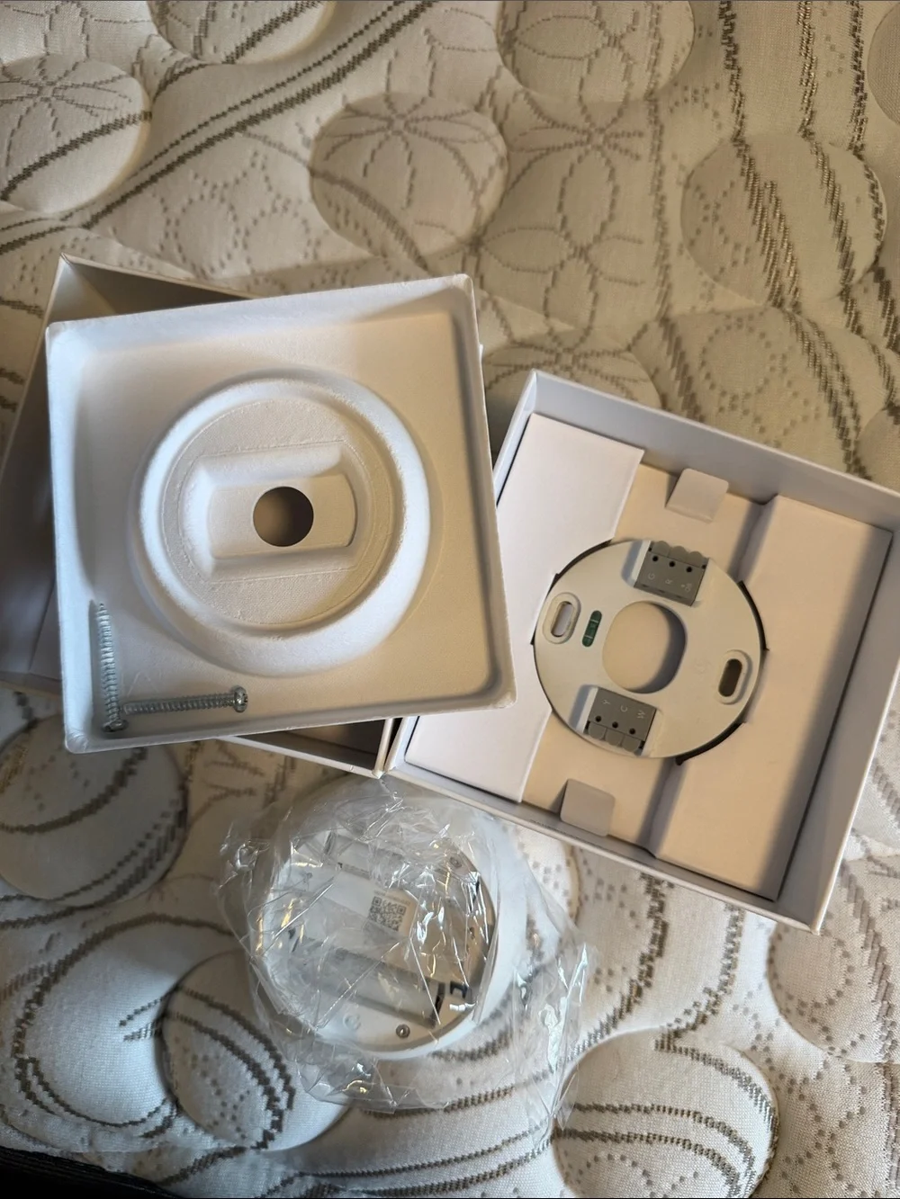Google Nest Thermostat - White and Silver Accent